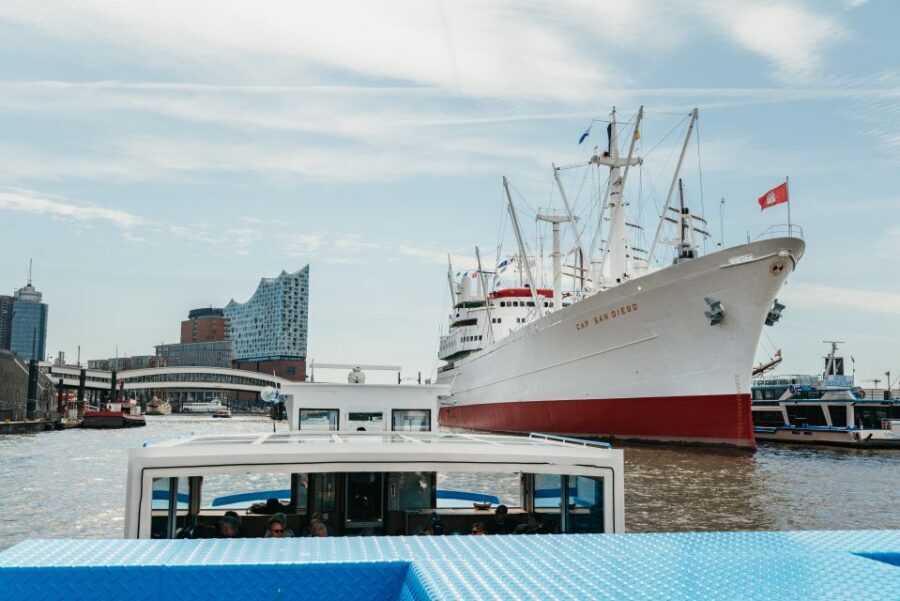 Hamburg: 2-Hour XXL Port of Hamburg Cruise Tour - Weather, Delays, and the Two-Hour Pace