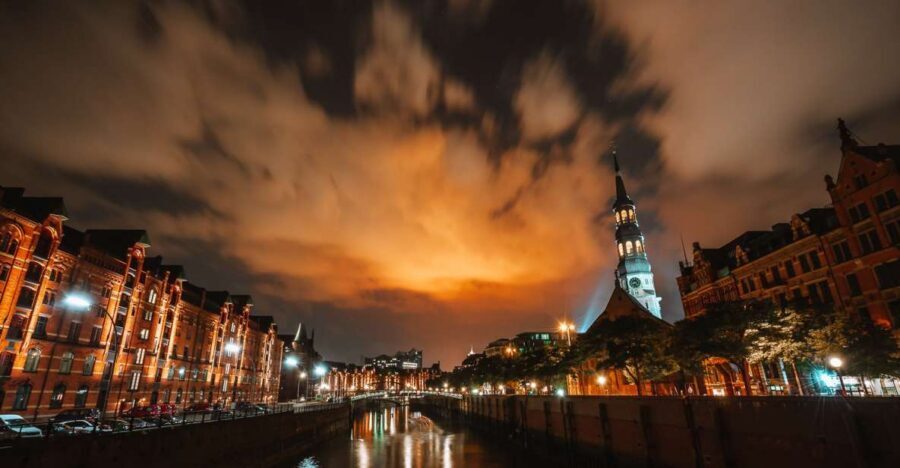 Hamburg: 90-Minute Evening Lights Harbor Cruise - Key things to love about this Hamburg harbor cruise