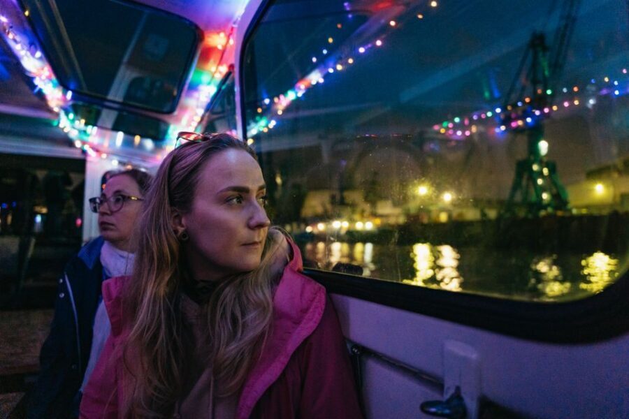 Hamburg: 90-Minute Evening Lights Harbor Cruise - Live guidance in German: how much it matters if you do not speak it