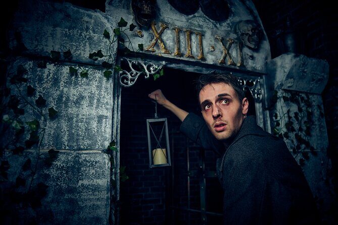 Hamburg Dungeon Admission Ticket - From torturer to pirate: why the acting and effects feel connected