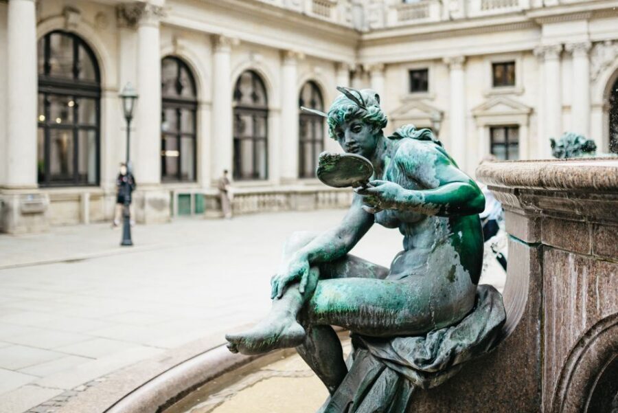 Hamburg: Guided Walking Tour for Magic Fans - Should you book the Hamburg Magic Fans walking tour?
