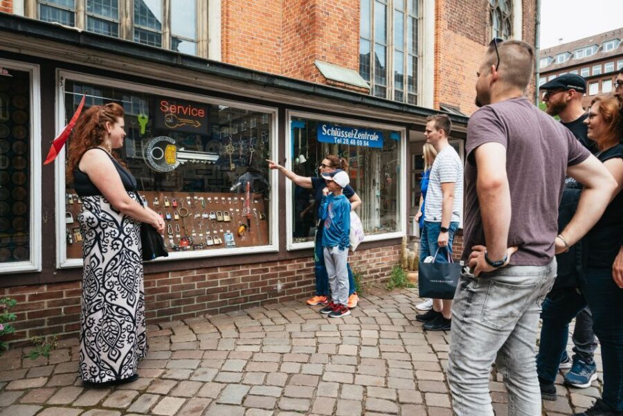 Hamburg: Guided Walking Tour for Magic Fans - Mönckebergstraße and Domplatz: central Hamburg becomes part of the plot