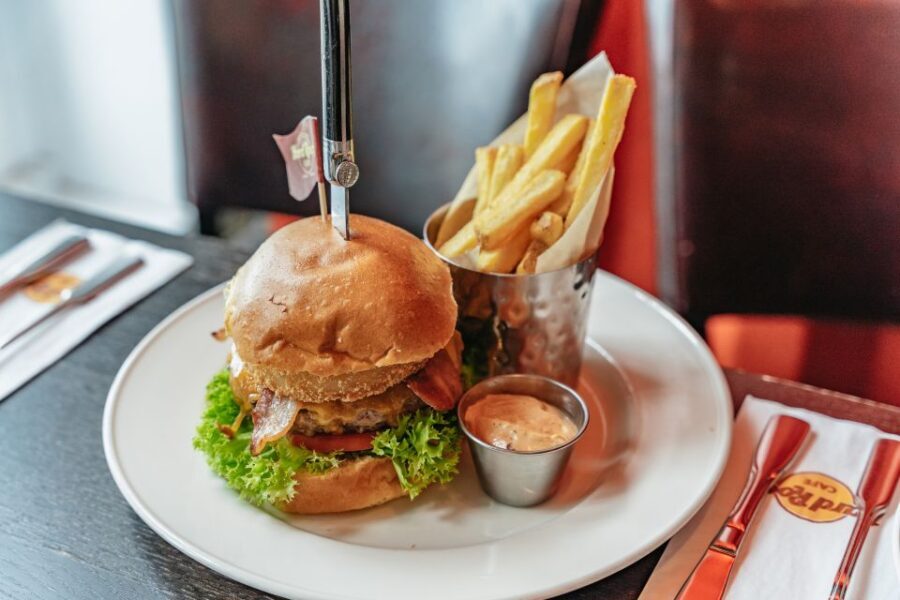 Hamburg: Hard Rock Cafe Skip-the-Line Meal - Ordering, pacing, and service: what the best moments feel like