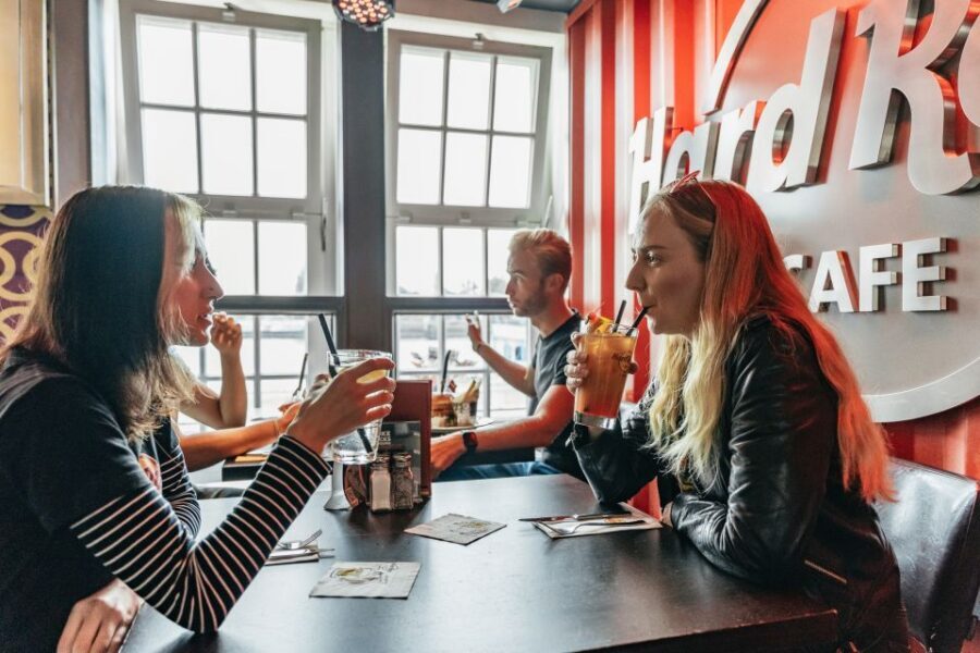 Hamburg: Hard Rock Cafe Skip-the-Line Meal - FAQ