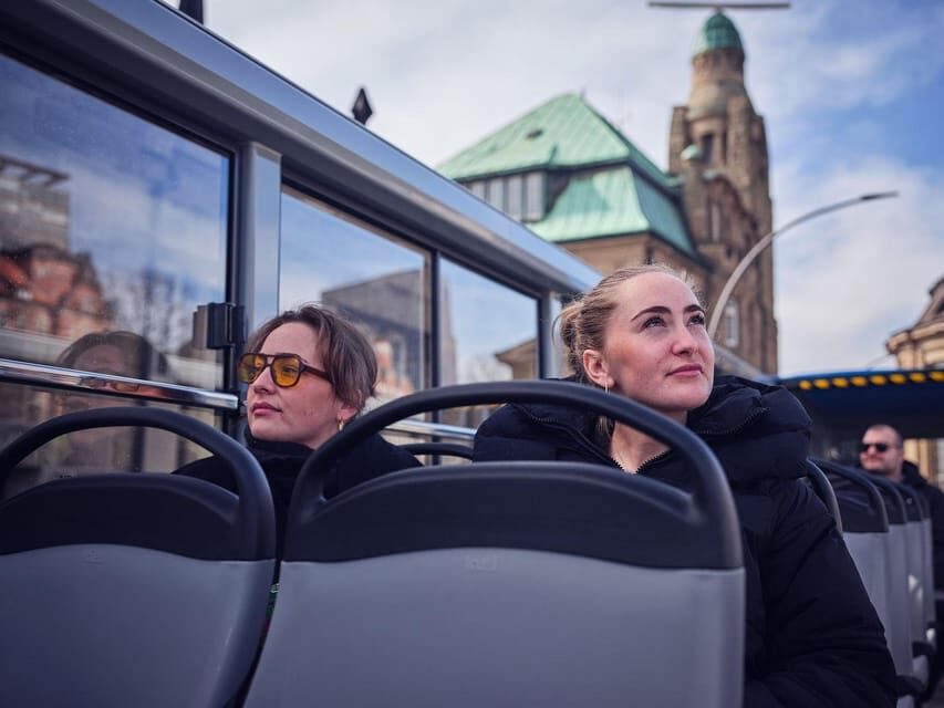 Hamburg: Hop-On Hop-Off Bus City Tour - Line F - Reeperbahn energy and St. Pauli landmarks in one ride