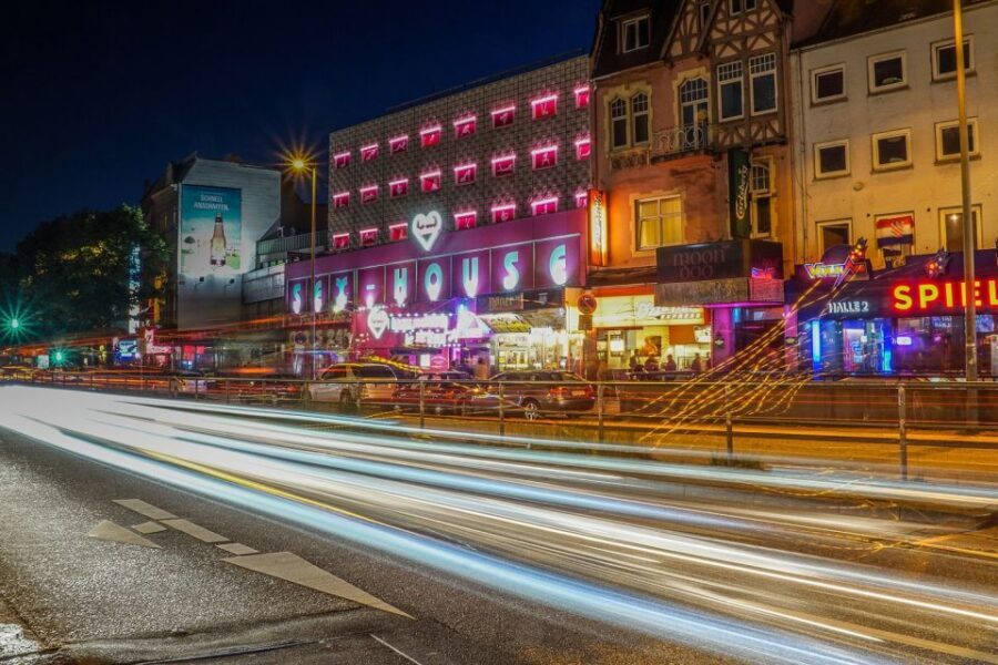 Hamburg: In the Footsteps of "Olivia" Reeperbahn Tour - Drink included: how to think about the tastings