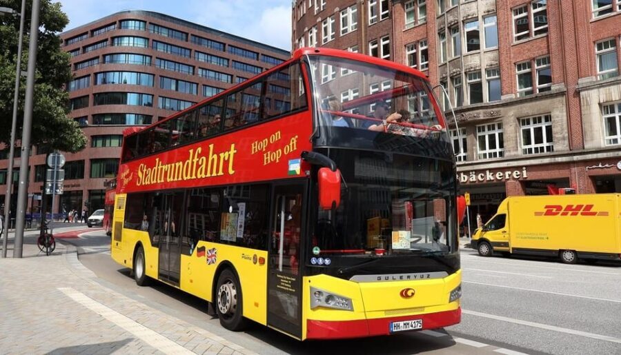 Hamburg: Line C Sightseeing Hop-On Hop-Off Bus Tour - Key highlights at a glance