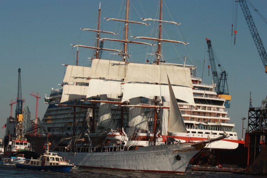 Hamburg: Line F Hop-On Hop-Off Bus and Boat Tour - FAQ