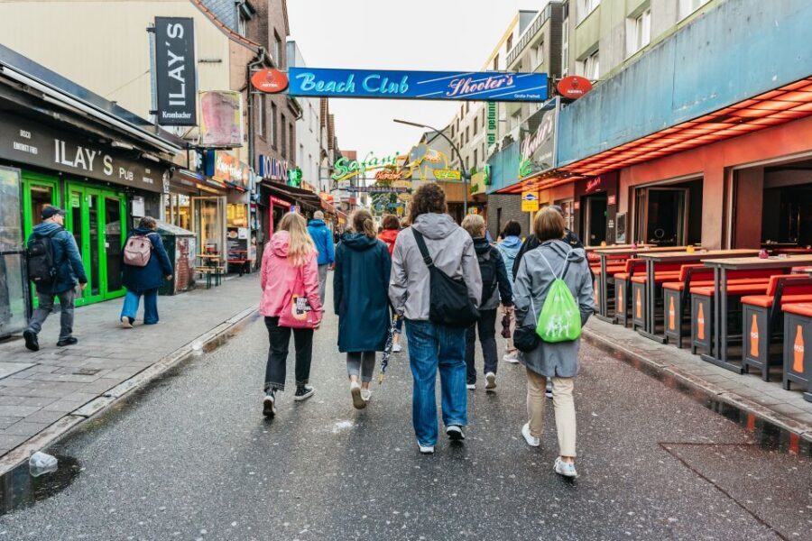 Hamburg: Lust, Luden & Die Große Freiheit Tour - Your 2-Hour Walk: Reeperbahn First, Then the Side Streets
