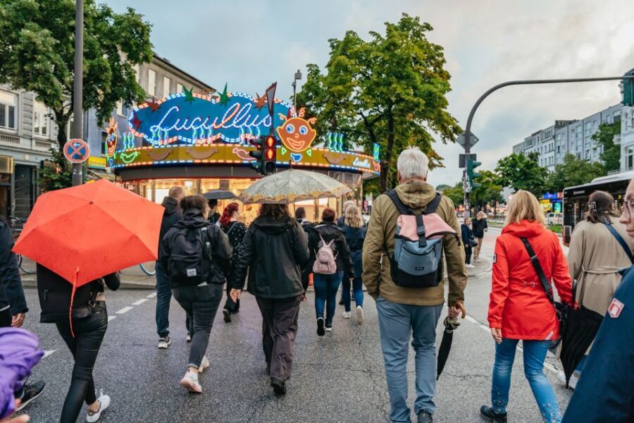Hamburg: Reeperbahn Lust & Laster Tour for Adults Only - The photo-stop power: how each landmark earns its place