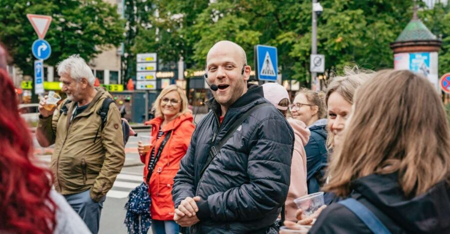 Hamburg: Reeperbahn Lust & Laster Tour for Adults Only - Drinks, shots, and how to handle the neighborhood rules