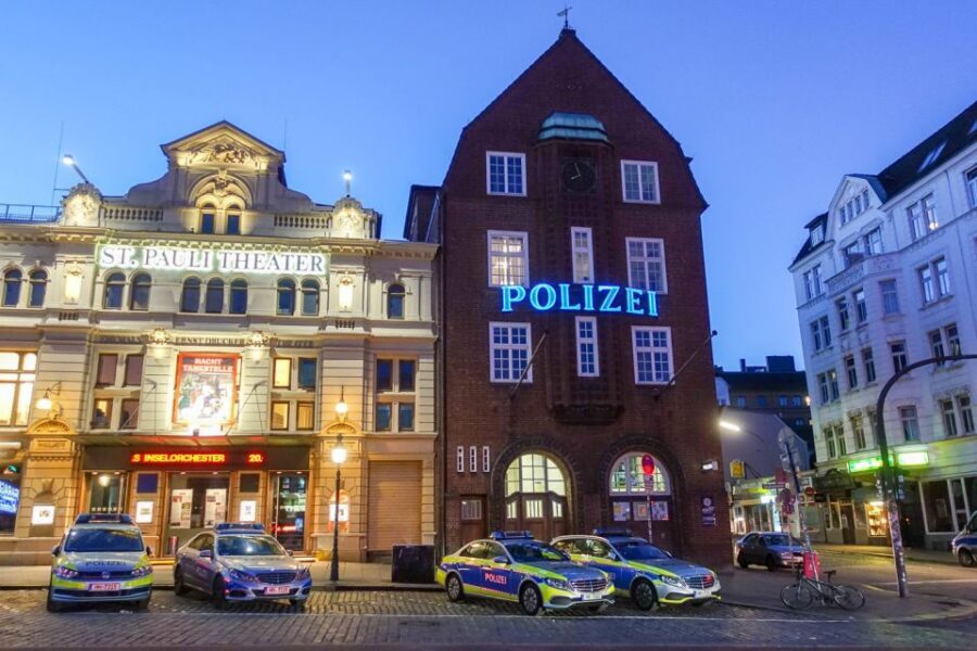Hamburg: Reeperbahn Quickie, The Short & Sexy St. Pauli Tour - Key Highlights You’ll Care About