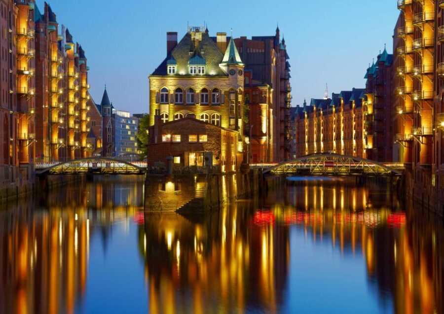 Hamburg: Speicherstadt Walking Tour with Coffee Tasting - Meeting at Barrossa and getting oriented quickly