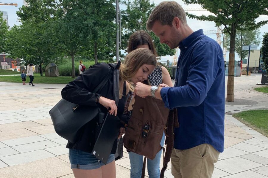 Hamburg: Treasure Hunt Game through HafenCity - Kaiserkai promenade: finishing strong instead of drifting