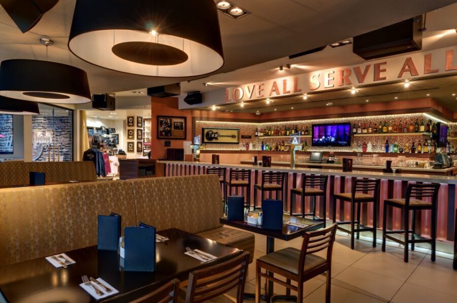 Hard Rock Cafe Berlin with Set Menu for Lunch or Dinner - Who this set-menu Hard Rock experience suits best
