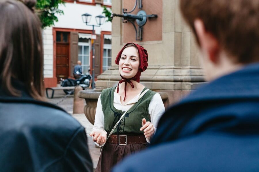 Heidelberg: Scary Tour with Hangman’s Daughter - Historical-Costume Guide: Humor, Gestures, and Clear Narration