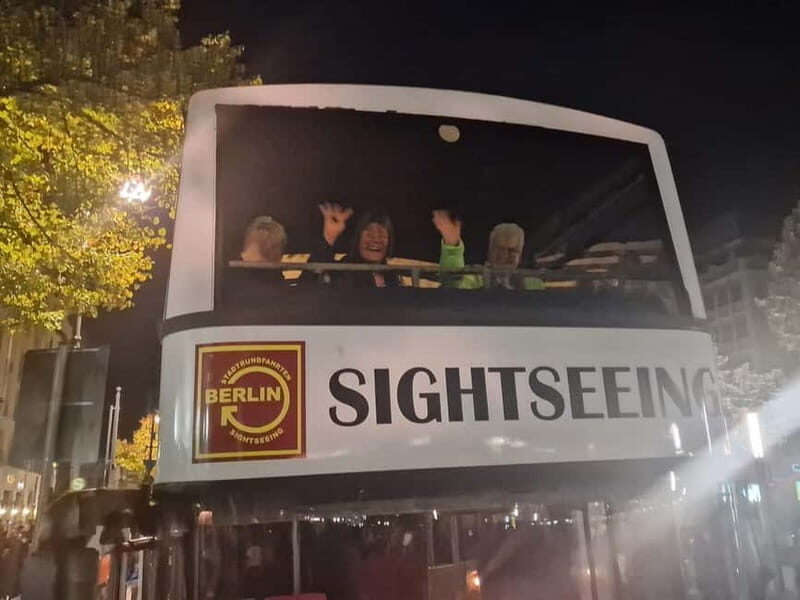 „Illuminiertes Berlin“: Lichterfahrt mit Livekommentar - A 2-Hour Light Show Ride That Starts on Kurfürstendamm