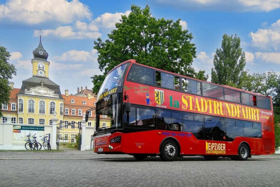Leipzig: Bus Tour - German live guides keep the route readable