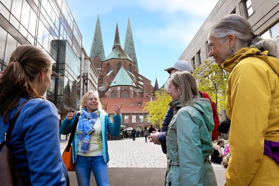 Lübeck: entertaining guided tour to old town highlights - Lübeck’s Brick Streets: Hanseatic Architecture Up Close