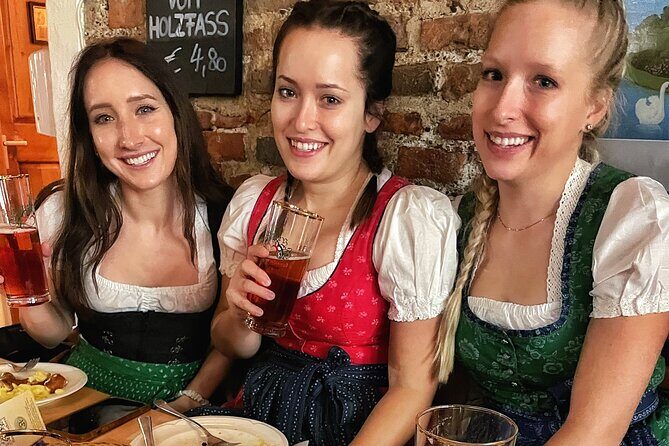 Lunch Like a Local: Munich's ORIGINAL Viktualienmarkt Food Tour - Schrannenhalle: a pastry break with real market energy