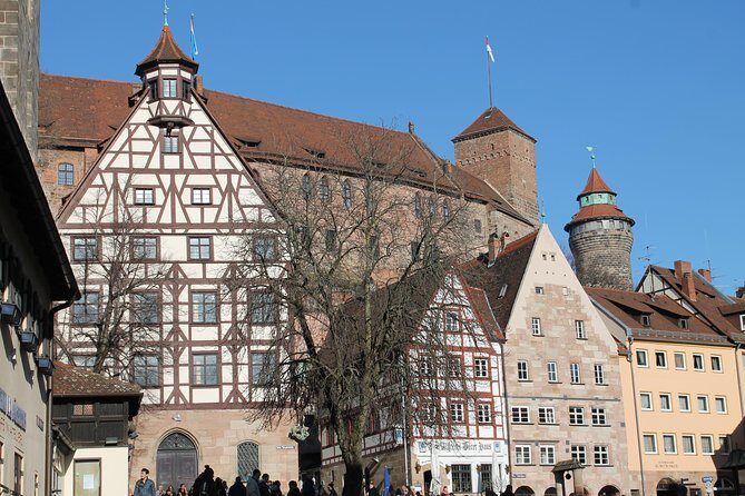Medieval Tour in Nuremberg in Spanish - Heilig-Geist-Spital and Till Eulenspiegel’s lesson