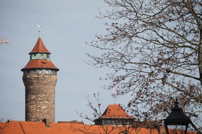 Medieval Tour in Nuremberg in Spanish - Weisser Turm: the first city wall and why it matters