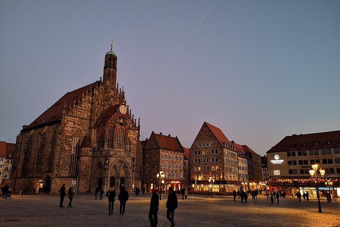 Medieval Tour in Nuremberg in Spanish - St. Lorenz: church-building stories with real human drama