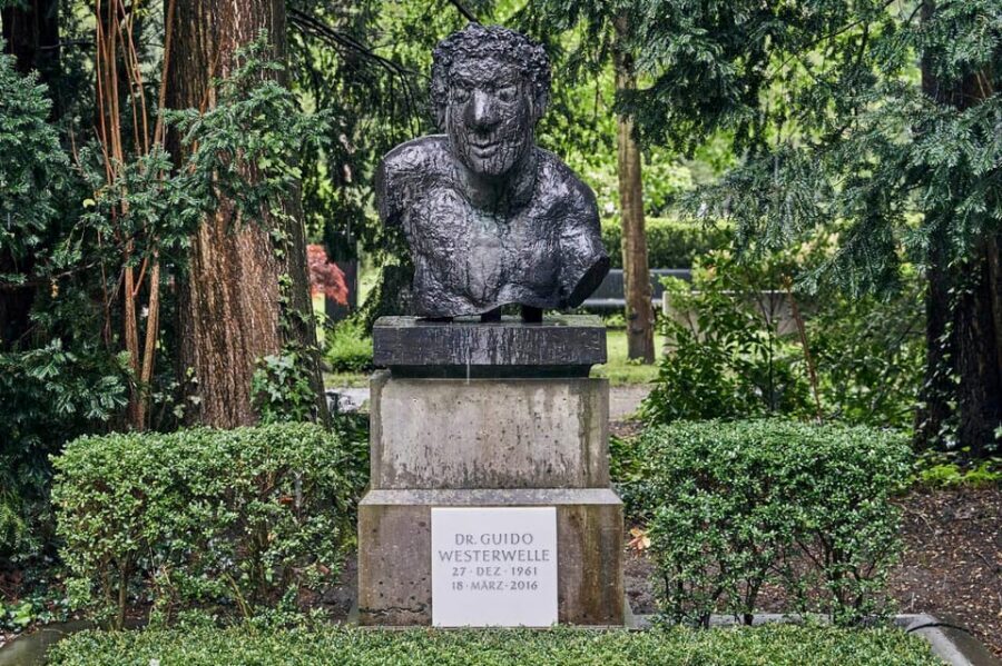 Melaten Friedhof: Guided tour with all senses - Why the cemetery is here: Napoleon and the logic of location