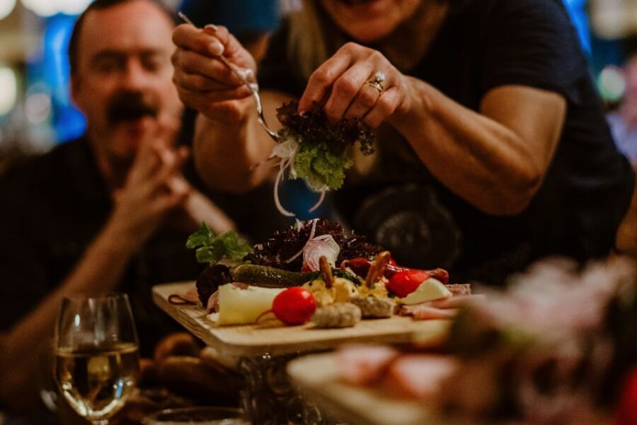 Munich: Beer and Food Tour with Dinner & Oktoberfest Museum - Why This 210-Minute Beer Walk Works on a First Night