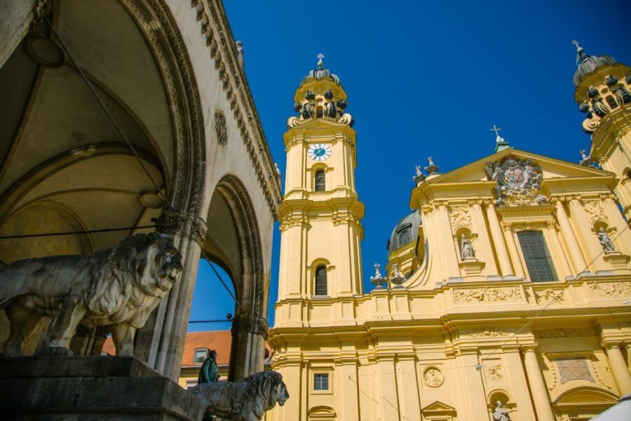 Munich: Bike Tour with Beer Garden Break - Synagogue stop and the meaning behind the route