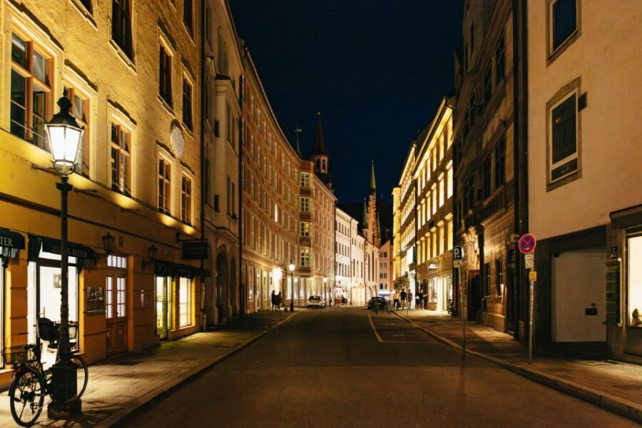 Munich: Middle Ages Tour with Night Watchman - Viktualienmarkt and the civic pulse of old Munich