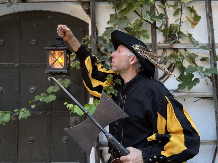Munich: Night Watchman Walking Tour - City walls, Gruftgasse’s ring, and Schäfflergasse wine