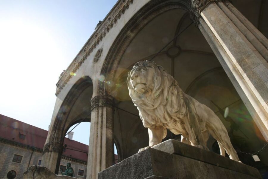 Munich: Old Town Guided Walking Tour - Frauenkirche: The Landmark Stop That Helps You Map the City
