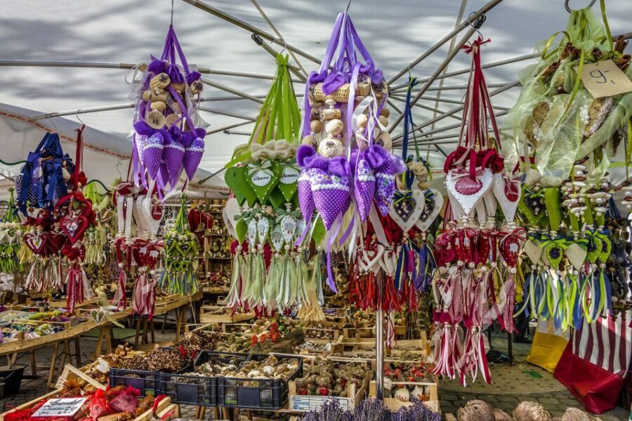 Munich: Old Town & Viktualienmarkt City Walk in German - Key highlights you’ll feel right away