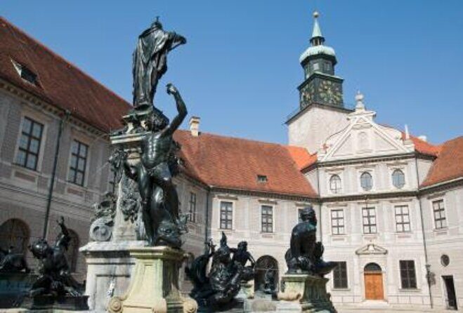 Munich Old Town Walking Tour - Key things that make this Munich walking tour work