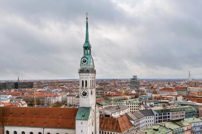 Munich Private Tour with a Local – Highlights & Hidden Gems - Marienplatz and the Glockenspiel Moment