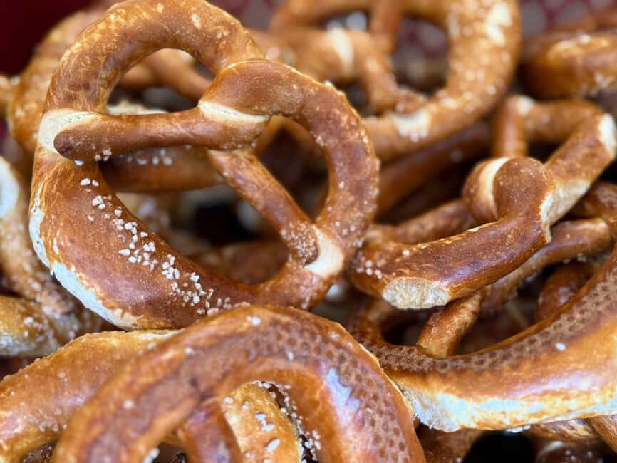 Munich: Viktualienmarkt & Altstadt Food Tour - Key highlights to look forward to