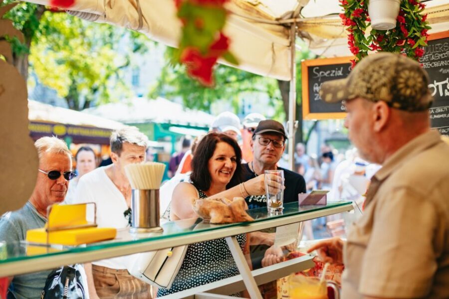 Munich: Viktualienmarkt Food Tour - Exotic fruit and international dishes in the same lanes