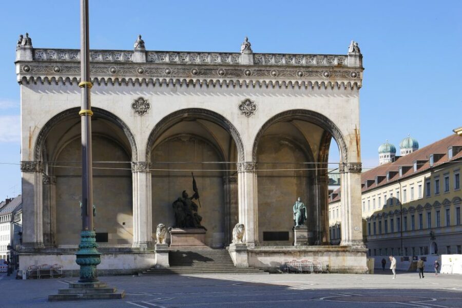 Munich: Walking Tour Old Town and Viktualienmarkt - Key points you’ll feel on the walk