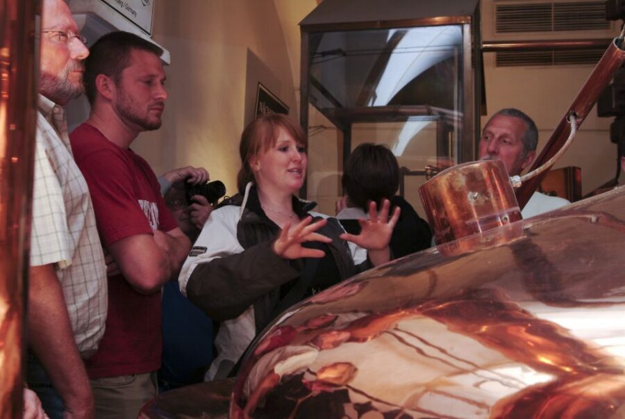 Munich's Beer Halls and Breweries: 3-Hour Guided Tour - Munich’s beer-hall circuit: beer stops with local pull