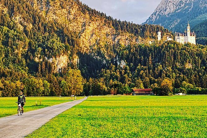 Neuschwanstein Castle by Bus Incl. Bike Ride or Hohenschwangau - Marienbrücke timing: your guide protects your castle entry