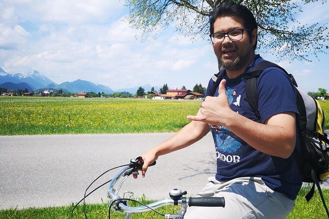 Neuschwanstein Castle by Bus Incl. Bike Ride or Hohenschwangau - Schloss Neuschwanstein: guided tour + skip-the-line entry