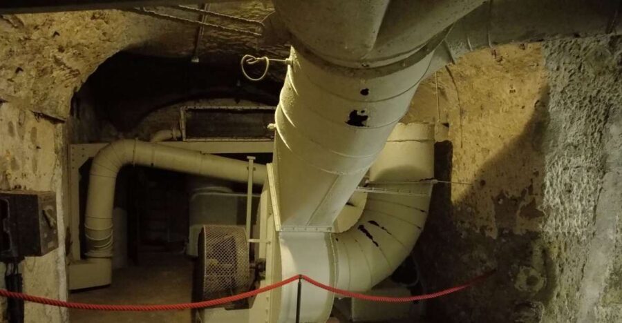 Nuremberg: Historischer Kunstbunker WWII Art Bunker Tour - From Medieval Beer Cellar to WWII Art Shelter