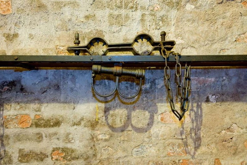 Nuremberg: Medieval Dungeons Guided Tour - Under Nuremberg’s Altes Rathaus: What You’ll See in 45 Minutes