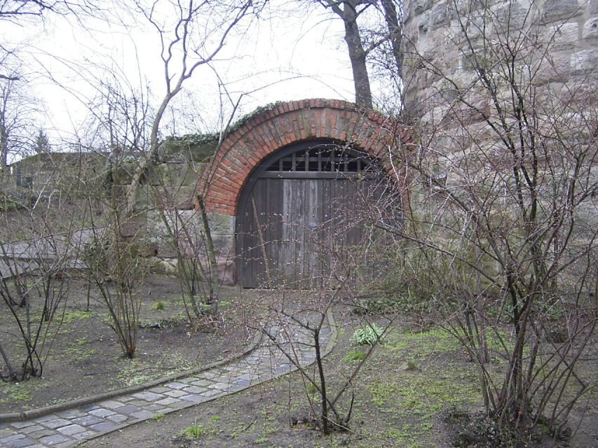 Nuremberg: Tunnels and Secret Passages in the City Wall Tour - Key things you’ll notice on this Nuremberg tunnels tour