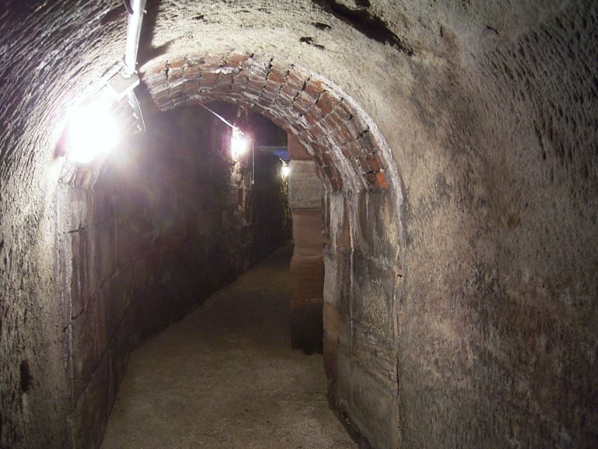 Nuremberg: Tunnels and Secret Passages in the City Wall Tour - What to Wear and Expect: Stairs, Tight Spaces, and No Bathroom Breaks