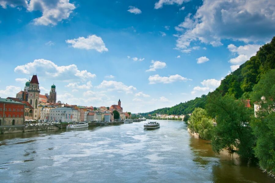 Passau: City Highlights Guided Walking Tour - Walking Toward the Inn River: Views That Explain the City