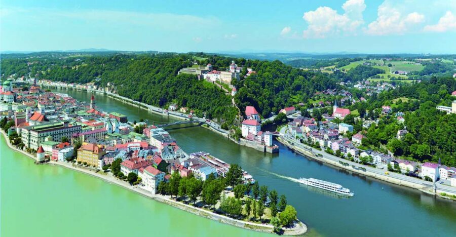 Passau: Floating City Highlights Tour on the Danube and Inn - 45 Minutes on the Danube: How the Cruise Flows