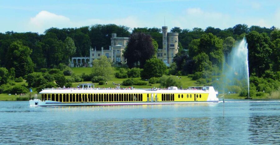 Potsdam by Boat: Island Cruise - Caputh from the water: castle views without the hustle