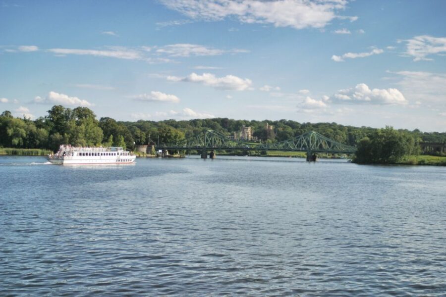 Potsdam: Palace Tour by Boat - Glienicke Bridge and the former border: the part that hits hardest